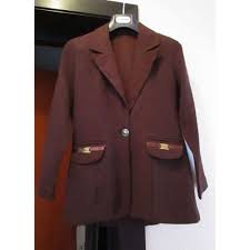Les grandes tailles devront en revanche délaisser les épaulettes qui donnent un aspect trop carré. Tailleur Femme Grande Taille A Prix Bas Neuf Et Occasion Rakuten