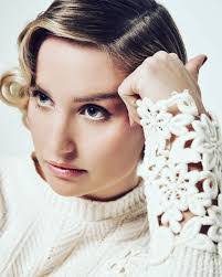 Eva Paris's Instagram, Twitter & Facebook