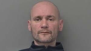 Hull: Man jailed for city centre police chase in stolen car