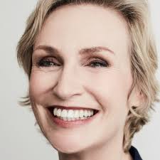 Jane Lynch to Depart Funny Girl Early; Liz McCartney Set as Mrs. Brice  Ahead of Tovah Feldshuh