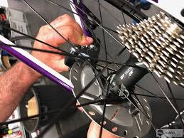 The latest music videos, short movies, tv shows, funny and extreme videos. Montage Et Reglage Des Freins A Disque Route Shimano Sur Le Trek Emonda Slr A 6 8 Kg Velochannel Com