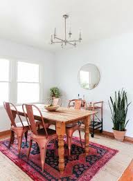 Light Jute Under Bright Rug Great Inspiration Just To See How The Layered Rug Trend Looks In 2020 Pink Dining Rooms Beautiful Dining Rooms Dining Room Rug
