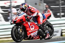 Sedangkan di assen berbeda dengan sachsenring, karena assen memiliki 12 tikungan ke kanan dan hanya enam tikungan ke kiri dan itu akan. N8w P3qox7ui0m