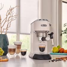 Coffee machine delonghi dedica espresso and cappuccino machine. Delonghi Dedica Deluxe Espresso Machine Ec685w White Home Coffee Solutions