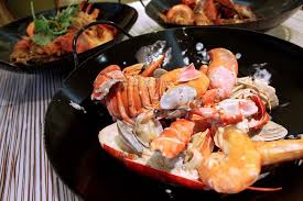 Order the salmon at windows on the park restaurant or in room dining.the salmon comes very dry and not what you see on the menu.if you want professional services and amazing food just go to dear f6250gvkeiths, thank you for positive review of windows on the park, i will share with the team. Window On The Park 1 For 1 Weekend Dinner Buffet Foodgem Food Travel