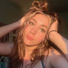 Isabella Becker (@bellabecker.21) • Instagram photos and videos