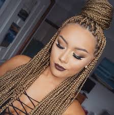 From the picture we can see how well the braids curves in wards to hug her face shape for a very flattering look. 3 Stylish Ways To Rock A Layered Hairstyle