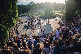Créée en 1982, la fête de la musique célèbre les millions de musiciens amateurs et professionnels à chaque solstice d'été, le 21 juin. 25 Years Fete De La Musique 2020 Is The 25th Fete Anniversary Fete De La Musique Berlin Feteberlin 2021