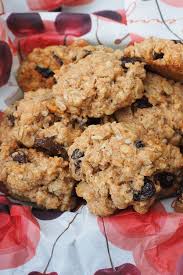 Essential Crunchy Oatmeal Cookie Made With Brown Sugar Sugar Butter Shortening Salt In 2020 Oatmeal Cookies Oatmeal Cookie Recipes Crunchy Oatmeal Cookies Recipe