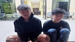 Ketua polis daerah brickfields, asisten komisioner roslan khalid berkata, pihaknya kini menyiasat sama ada pil berbalut kerajang aluminium (aluminium foil) yang ditemui dalam beg tangan wanita itu adalah dadah atau sebaliknya. Https Manado Tribunnews Com 2021 06 11 Prediksi Italia Vs Turki Euro 2020 Wali Kota Wawali Bitung Kompak Italia Menang Ketua Dprd Beda Https Cdn 2 Tstatic Net Manado Foto Bank Images Maurits Mantiri Hengky Honandar Maju Di Pilkada Bitung Jpg