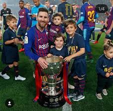 Всё о турнире ла лига: Pictures Of Leo Messi Lifting The La Liga Cup For The 10th Time In Barcelona Sports Nigeria