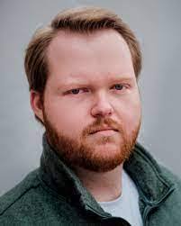 Aaron Henze's Instagram, Twitter & Facebook