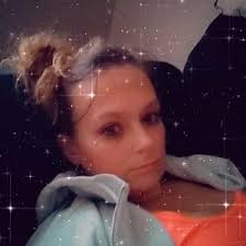 Elizabeth Vickers (@lizvickerss)