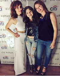 Actríz, cantante, modelo publicitaria, television, cine, cortos publicitarios, estudios de danza jazz. Hablemos Sobre Paula Kohan Cinerie Amino Una Gran Familia Amino