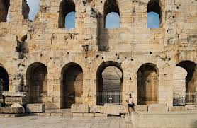 It was the third odeon to be built in athens and was distinctively roman in contrast to the nearby theatre of dionysos. Das Odeon Des Herodes Atticus Offizieller Reisefuhrer Athen