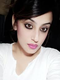 Bhale hee mohabbat ka zikar saara zmaana karta hai.. Bhale hee mohabbat ka  zikar saara zmaana karta hai.. Par pyaar ki shuruwat.. Ajj bhi MAA se hoti  hai....🥰😍😘 Kaise shukrkya karu k