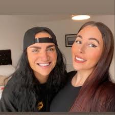 Hi all, I'm looking for some quotes for a small garage clearance. Does  anyone have a company or can recommend? I have photos to send over to show  the amounts. 🙂 EDIT :