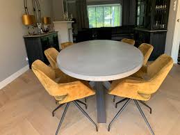 grote ovale tafel met velvet stoel goud kleur meubel ideeen ovalen tafel meubels