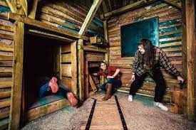 So, if you're looking for something that is fresh and unique for a night out on the town with your crew, come and spend an hour with us and see if you can escape this place. Beat The Clock The Best Escape Rooms In Chicago Choose Chicago