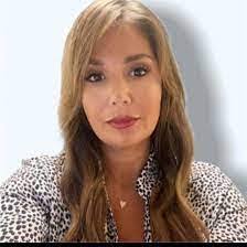 Elizabeth Campagna's Instagram, Twitter & Facebook