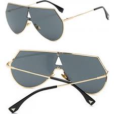 Si votre visage est rond, optez pour des modèles à montures géométriques et fines pour allonger votre visage. Lunettes De Soleil Maitre Gims Pas Cher Lunette De Soleil Homme Pas Cher