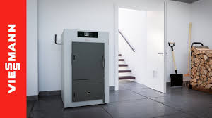 Ainsi si votre besoin de chauffage est de 15kw mais que la chaudière doit aussi produire l'eau chaude sanitaire, il est recommandé de choisir alors un modèle d'environ 20 à 26kw pour vous garantir un débit ecs confortable aux alentours de 18 à 20l/min. Vitoligno 150 S La Nouvelle Chaudiere Bois A Buches Youtube