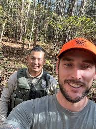 Davion Howard's Instagram, Twitter & Facebook