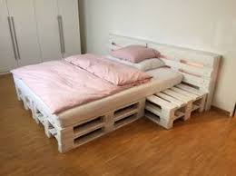 Bett aus paletten erfahrungen palettenbett bauen: Die 50 Besten Ideen Zu Palettenbett Bett Aus Europaletten Palettenmobel Selber Bauen Mobel Aus Paletten Ideen Bed Mobel Aus Paletten Bett Aus Paletten Palettenbett