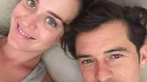 Katy perry ungeschminkt ist eine echte seltenheit. Couch Selfie Mit Orlando Katy Perry Zeigt Sich Ungeschminkt Promiflash De