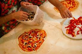 As you stop into some of the neighborhood's favorite trattorias to taste typical roman starters. Rome Food Tour W Pizza Making Trattoria Tastings Gelato Rome Project Expedition