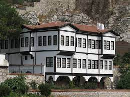 Yüzyılda osmanlı devleti'nin batı ile etkileşimi mimari alanda da kendini hissettirdi. Yaliboyu Evleri Amasya Evleri Kultur Portali
