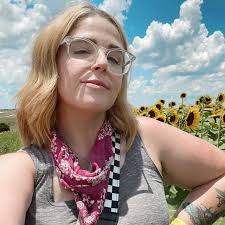 erin hardy (@er___in) • Threads, Say more