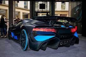 Bugatti Divo Looks Spectacular Under Any Light Check It Out In 92 Images From Paris Carscoops Bugatti Super Cars Bugatti Chiron