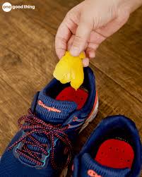 How do i clean my stinky shoes? How To Remove Odor From Stinky Smelly Shoes