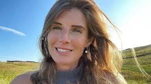 Amanda Owens's Instagram, Twitter & Facebook