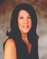 Elizabeth Eichenlaub's Instagram, Twitter & Facebook