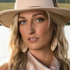 Amanda Trantham's Instagram, Twitter & Facebook