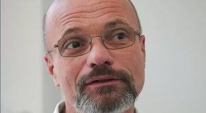 Zacher gábor szerint az a legnagyobb probléma, hogy még a terjesztők sem tudják pontosan, hogy mit árulnak. Megmutatta Uj Parjat Zacher Gabor Szerelmes Tinikent Csokoloztak Borsonline
