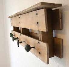 Fabriquer Un Porte Manteau Ou Porte Serviettes Style Porte Manteaux Palette Bois Et Salle De Bains Palette