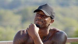 Ovie Explains Why He Shouted Message Every Time A Love Islander Got A Text Love Island Pretty Men Soko