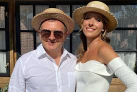 Зірка опублікувала літній кадр біля моря. Vagitna Katya Osadcha V Kupalniku Pokazala Yak Nasolodzhuyetsya Vidpochinkom Gorbunov Ne Zalishivsya Bajduzhim