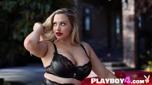 Hot big tits blonde MILF Mia Malkova exposed amazing curved body and big  butt - XNXX.COM