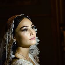 Esra bilgic aka halime sultan singing a song and dance #esrabilgic #halimesultan #ertugrul esra beşiktaş'ın yıldız futbolcusu gökhan töre, diriliş ertuğrul'un güzel oyuncusu esra bilgiç'le dünya. Esra Bilgic Tore Wedding Day Esra Bilgic Picture 94808342 454 X 454 Fanpix Net