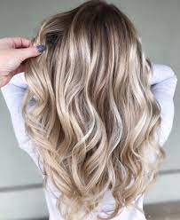 Vanilla Chai Hair Is The Cold Weather Blonde Hue You Need To See Trendy Hair Color Hair Styles Blonde Hair Color