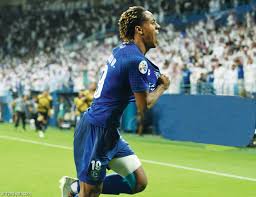 من هي زوجة كاريلو لاعب الهلال، حيثُ إنّ اللاعب كاريو أفضل لاعب بيروفي شاب وفقًا لإحصائيات عام ألفين وعشرة وهذا ما جذب الاهتمام نحوه، ويقدّم . ÙƒØ§Ø±ÙŠÙ„Ùˆ Ø±Ø¬Ù„ Ø§Ù„ØµØ¹Ø§Ø¨ ØµØ­ÙŠÙØ© Ø§Ù„Ø±ÙŠØ§Ø¶ÙŠØ©