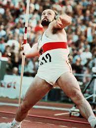 September 1972 im olympiastadion münchen ausgetragen. Klaus Wolfermann Olympiasieger Im Speerwurf 90 48 Meter Goldmedaille 1972 In Munchen Eins Zu Eins Der Talk Bayern 2 Radio Br De