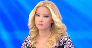 Yüksek lisansını ise kadir has üniversitesi sosyal bilimler enstitüsü'nde hukuk üzerine yaptı.2008'de gazeteci burhan akdağ'dan boşandı. Muge Anli Neden Yok Atv Yayin Akisi Muge Anli Ile Tatli Sert Yeni Bolumleri Ne Zaman Baslayacak Medya Haberleri