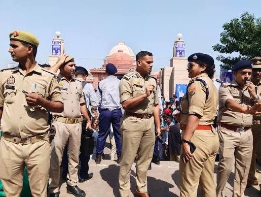 Lucknow Police added a new photo. | Lucknow Police