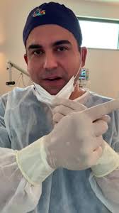 Dr. Ítalo Cavalcante em uma manhã da cirurgias., Ele fala sobre uma das  lentes trifocais mais modernas do mundo, a Toric da ALCON., Ela corrige a  visão para perto, meia distância e longe! O supra-sumo ...