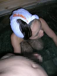 素人露天風呂エロ画像】素人女性たちが貸し切り露天風呂でエロい姿を惜しげもなく披露してくれているエロ画像！露天風呂で素人美女がお尻を突き出したり、股を開いて股間を大公開している姿がマジヤバイｗｗｗｗ  | 女体エロエロ画像集～！ 無料アダルトエロ画像まとめ